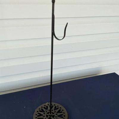 Free Standing Metal Wreath Holder