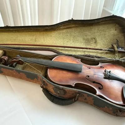 Vintage Violin And Case