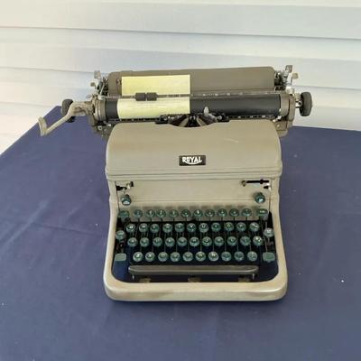 Royal Vintage Typewriter