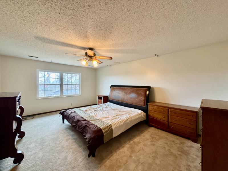 Sale Photo Thumbnail #33