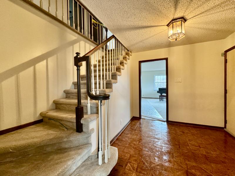 Sale Photo Thumbnail #17