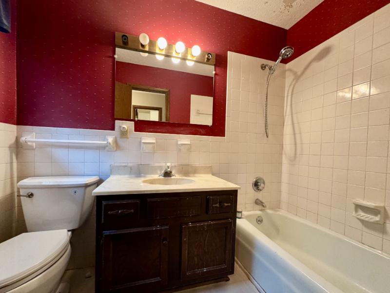 Sale Photo Thumbnail #37