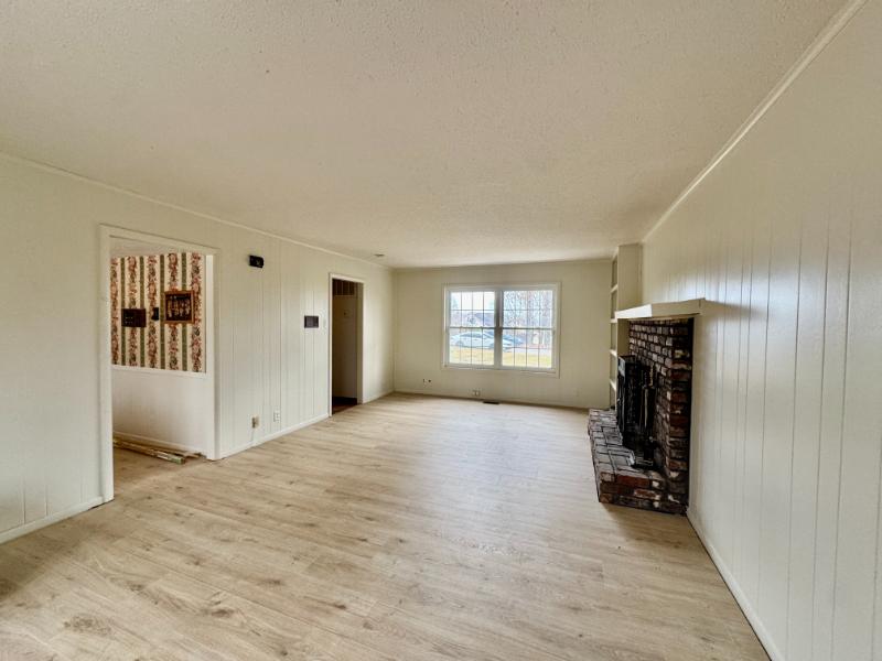 Sale Photo Thumbnail #31