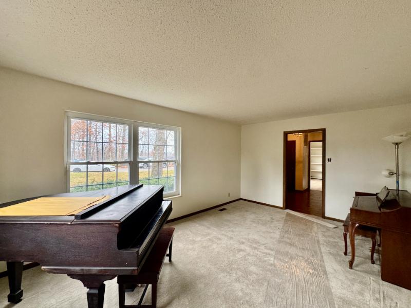 Sale Photo Thumbnail #22