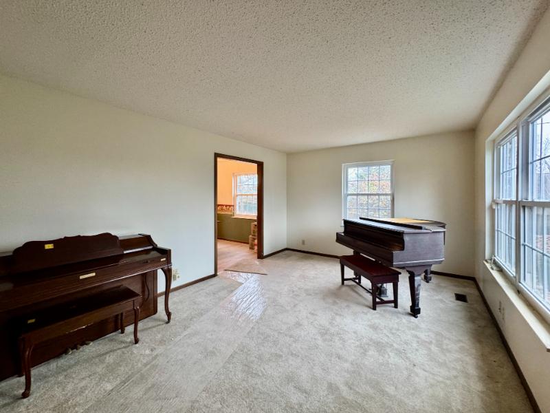 Sale Photo Thumbnail #20