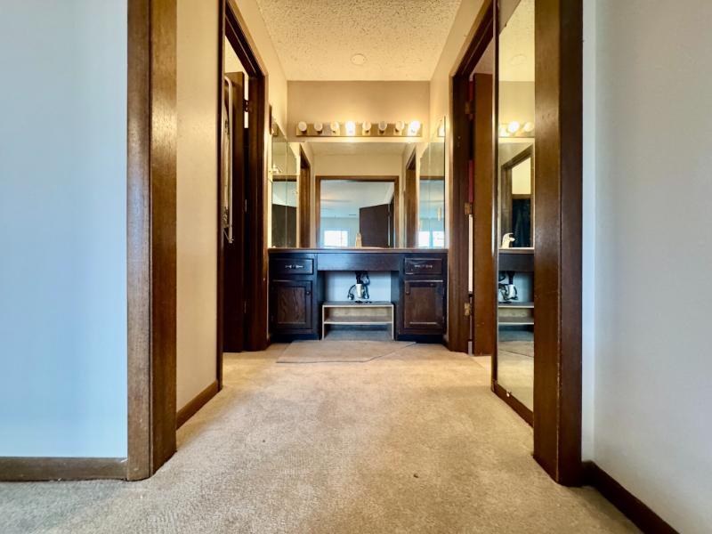 Sale Photo Thumbnail #36