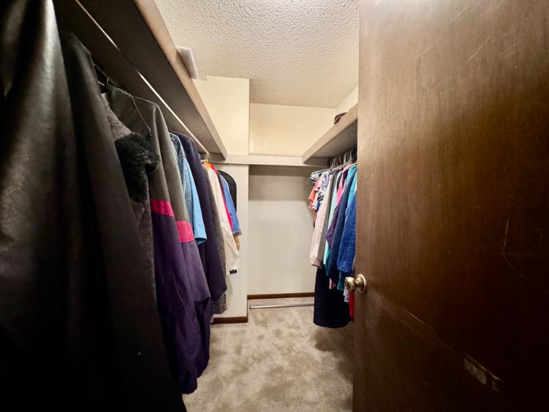 Sale Photo Thumbnail #38