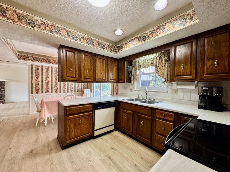 Sale Photo Thumbnail #26