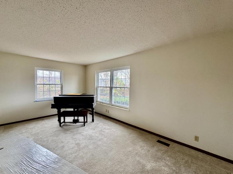 Sale Photo Thumbnail #21