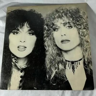 EIGHT ALBUMS 70s Vinyl Variety - Queen, Janis Joplin, Heart and more