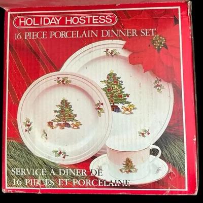Holiday Hostess 16 Piece Dinnerware Set