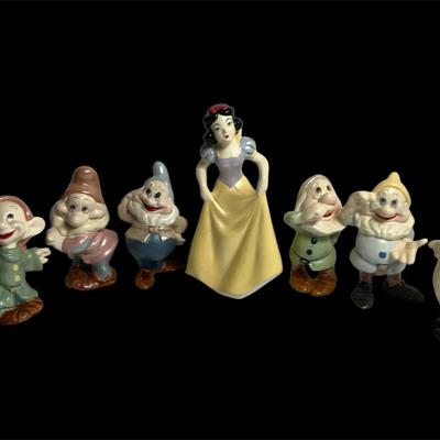 Snow White & The Six Dwarves Ceramic Figure 