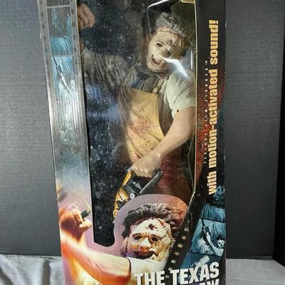 Texas Chainsaw Massacre Leatherface Doll And Halloween 20th Anniversary Snow Globe Set 