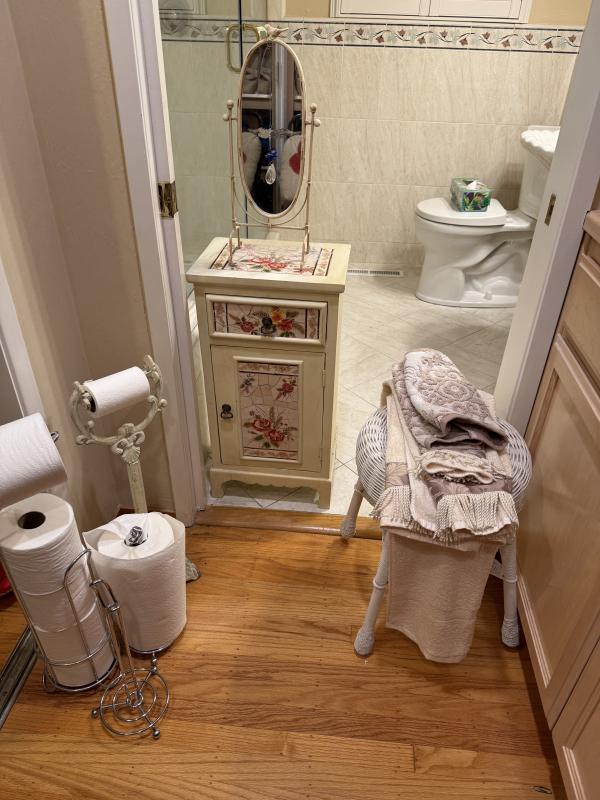 Sale Photo Thumbnail #22