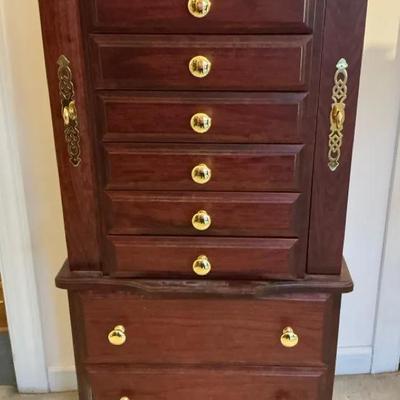 Standing Jewelry Box 