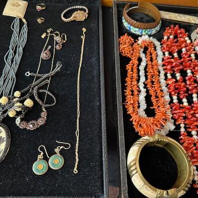 Sale Photo Thumbnail #12