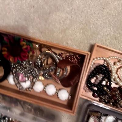 Sale Photo Thumbnail #79