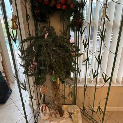 Holiday Décor Lot – Room Divider, Angels, Tree, Wreath & More