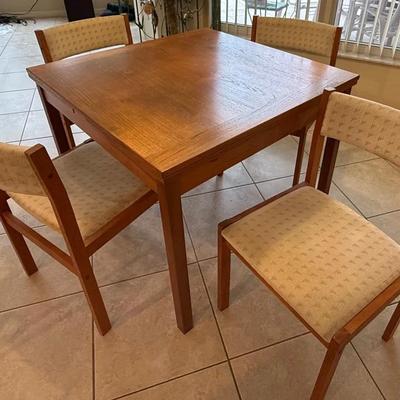 Mid-Century Style Wood Dining Table with 4 Chairs