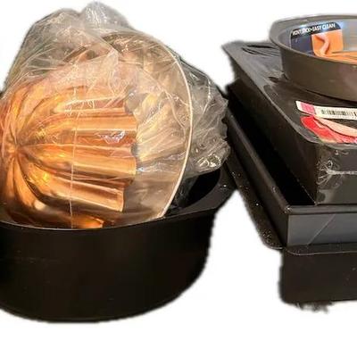 Large Mixed Kitchen & Bakeware Lot – Copper Molds, Baking Pans, Cake Pans, Utensils & More