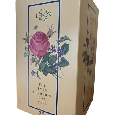 Lenox 1996 Mothers Day Base & Villeroy And Boch Easter Piece