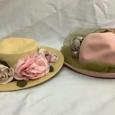 Suzy Lee and Other Vintage Women's Hats