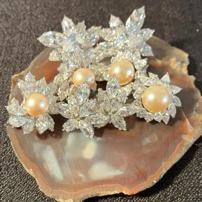 Faux pearl crystal earring sets