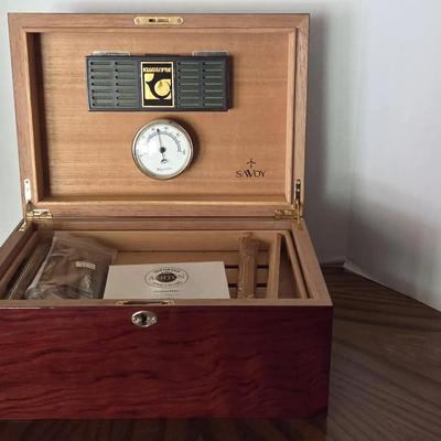 Savoy humidor w cigars