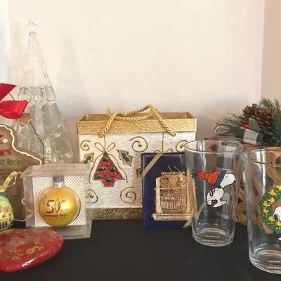 Holiday decor ornaments