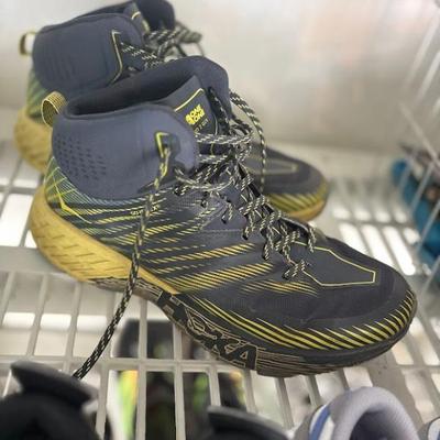 Hoka Speedgoat Mid 2 GTX hiking boot