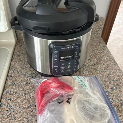 Instant Pot 6-quart multi-use pressure cooker