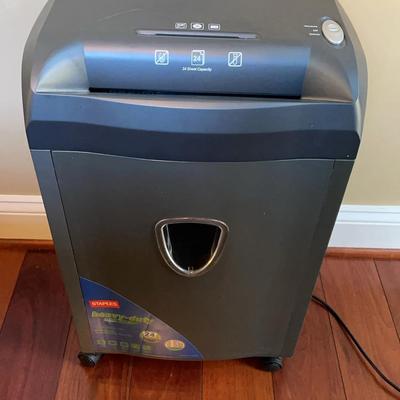 Staples SPL-1524CP Heavy Duty Shredder