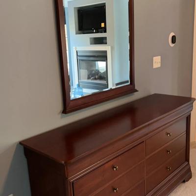 Thomasville Dresser And Mirror