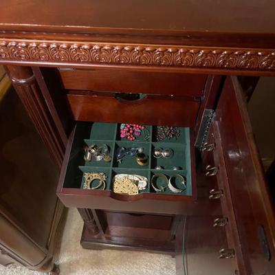 Sale Photo Thumbnail #52