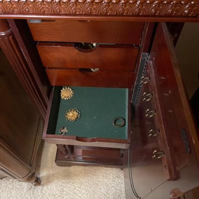 Sale Photo Thumbnail #53