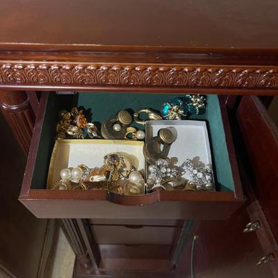 Sale Photo Thumbnail #56