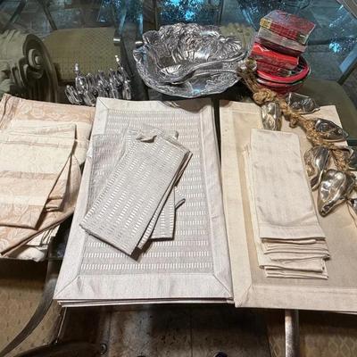 Silver Serving Christmas Bowl, Placemats & Napkins 