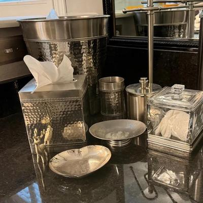 Silver Metal Bathroom Accessories 