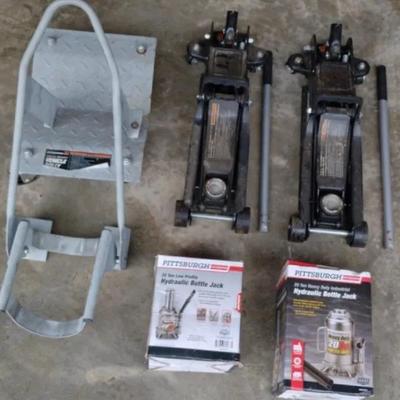 Two Husky 2.5 Ton Jacks / Two Pittsburgh Auto 20 Ton Hydraulic Bottle Jacks & 1500LB. Vehicle Dolly