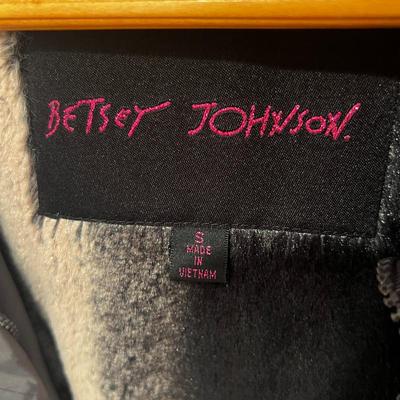 Sale Photo Thumbnail #206