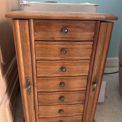 Sale Photo Thumbnail #101