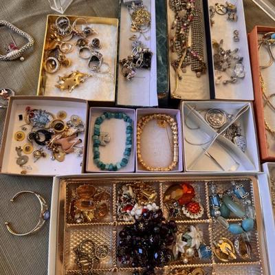 Sale Photo Thumbnail #91