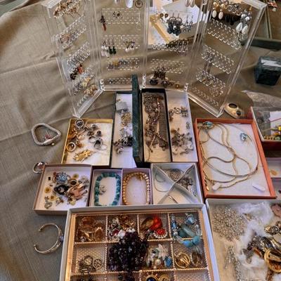 Sale Photo Thumbnail #92