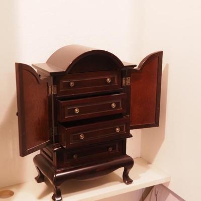 Sale Photo Thumbnail #187