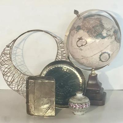 Brass Colored Decor + Globe (6 Pieces)