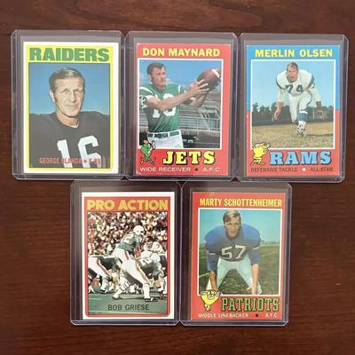 1972 Topps Football Cards. Bob Griese, George Blanda, Merlin Olsen, and More