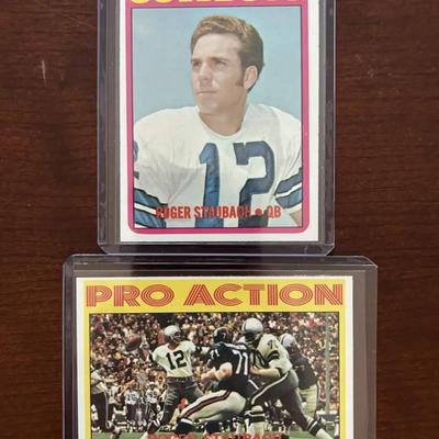 1972 Topps Football Cards. Roger Staubach Rookie Cards. Card #200 and #122