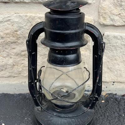 Vintage Dietz No. 2 D-Lite Kerosene Oil Lantern