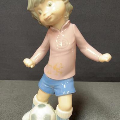 Lladro 1978 Retired Sport Billy 5135 (young brown hair boy soccer football) 