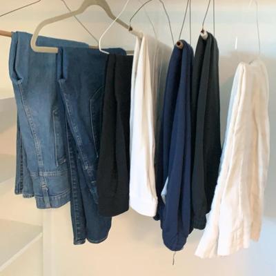 Lot Of 7 Pairs Of Womens Pants Size Small 